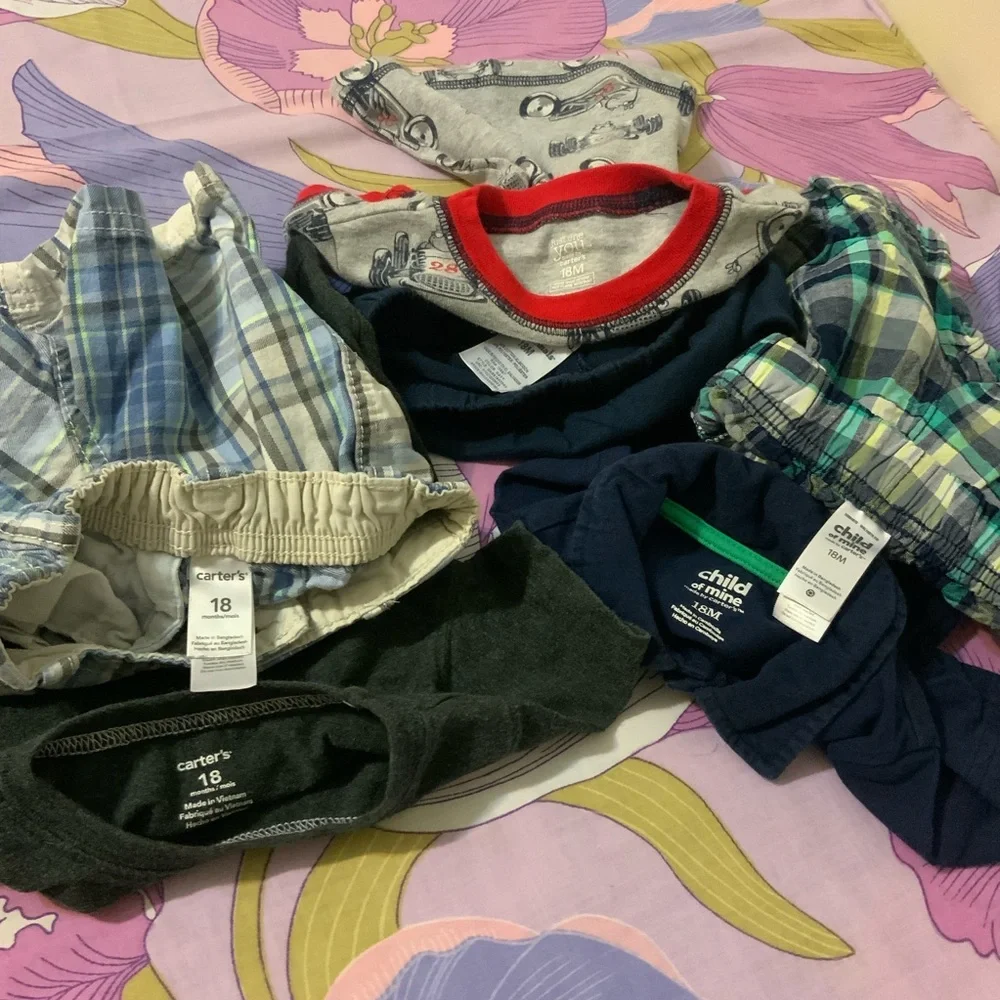 EUC Toddler Boy Lot 6 Pz 3 sets shorts & Tees Carter’s 18M